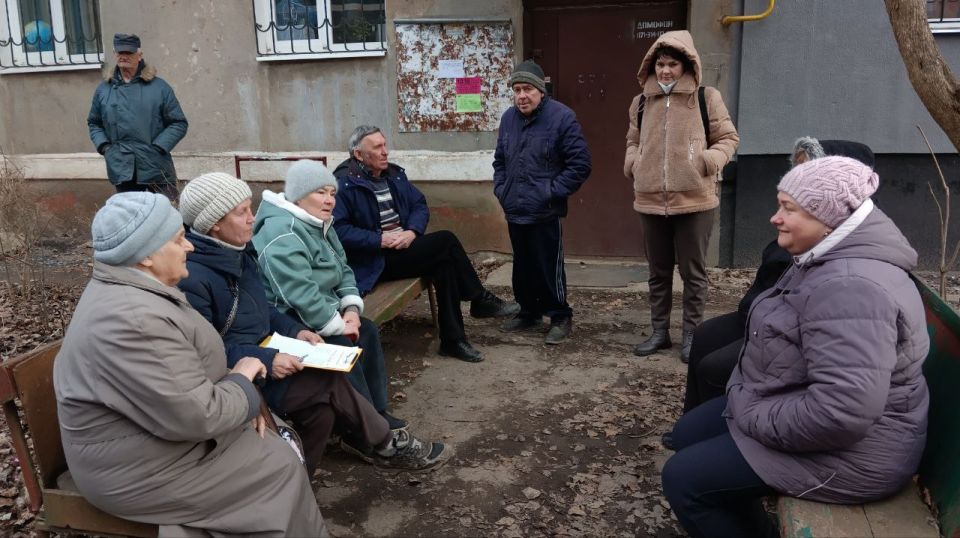 Роман Конев: Жители Центрально-Городского района Горловки активно участвуют в проекте «Управдом», инициированном «Единой Россией» Роман Конев: Жители Центрально-Городского района Горловки активно участвуют в проекте «Управдом», инициированном «Единой Россией»
