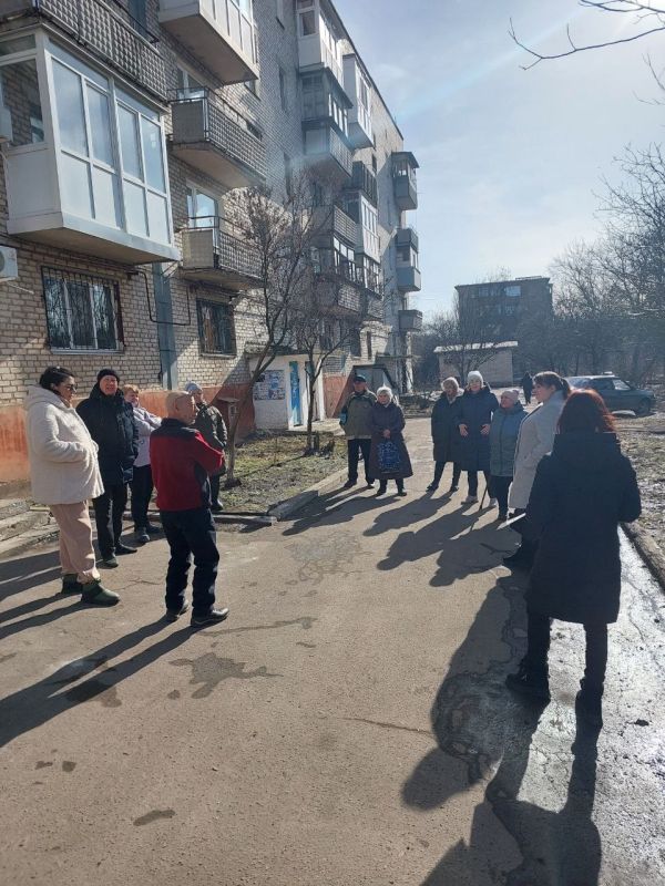 Иван Приходько: В Центрально- Городском районе города Горловка продолжается реализация партийного проекта Единой России «Управдом» Иван Приходько: В Центрально- Городском районе города Горловка продолжается реализация партийного проекта Единой России «Управдом»