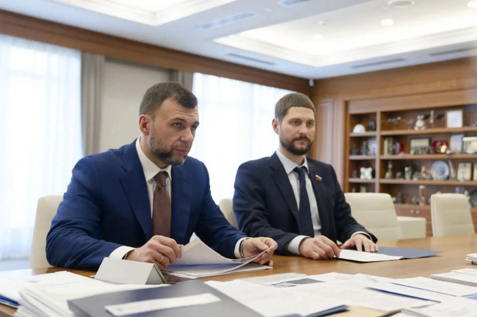 Глава Минстроя России Ирек Файзуллин провел рабочую встречу с Главой Донецкой Народной Республики Денисом Пушилиным Глава Минстроя России Ирек Файзуллин провел рабочую встречу с Главой Донецкой Народной Республики Денисом Пушилиным