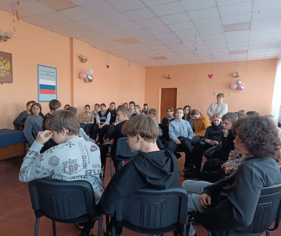 В Енакиево прошли дебаты «Ораторы нового поколения» В Енакиево прошли дебаты «Ораторы нового поколения»
