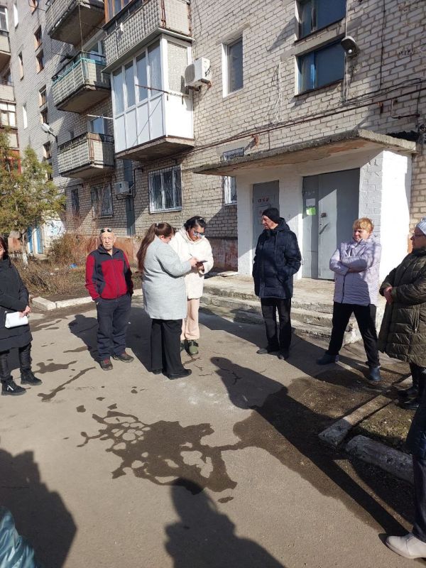 Иван Приходько: В Центрально- Городском районе города Горловка продолжается реализация партийного проекта Единой России «Управдом» Иван Приходько: В Центрально- Городском районе города Горловка продолжается реализация партийного проекта Единой России «Управдом»