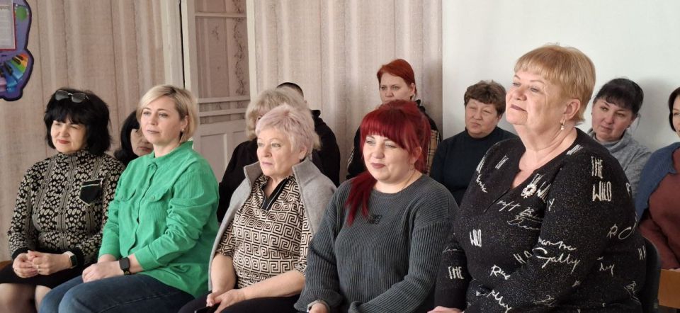 Денис Зубов: 10 марта заместитель главы администрации городского округа Иловайск – Дорошилова Елена провела встречу с трудовым коллективом детского сада №17 «Теремок» городского округа Иловайск Денис Зубов: 10 марта заместитель главы администрации городского округа Иловайск – Дорошилова Елена провела встречу с трудовым коллективом детского сада №17 «Теремок» городского округа Иловайск