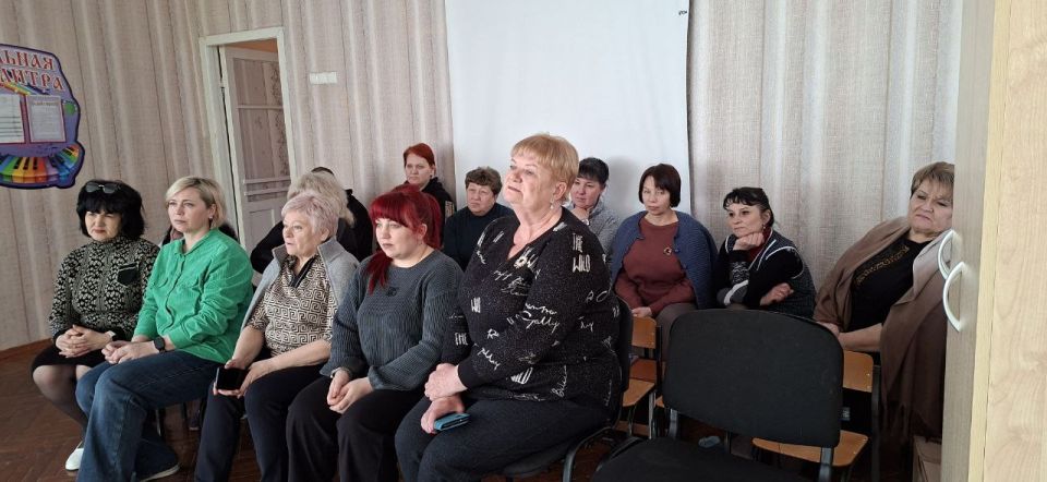 Денис Зубов: 10 марта заместитель главы администрации городского округа Иловайск – Дорошилова Елена провела встречу с трудовым коллективом детского сада №17 «Теремок» городского округа Иловайск Денис Зубов: 10 марта заместитель главы администрации городского округа Иловайск – Дорошилова Елена провела встречу с трудовым коллективом детского сада №17 «Теремок» городского округа Иловайск
