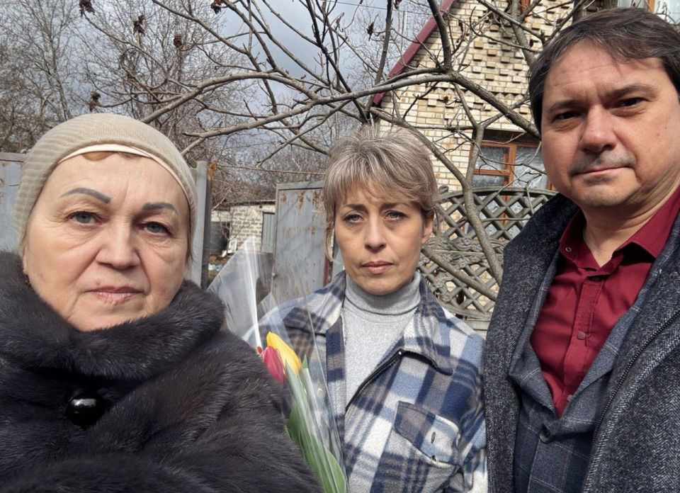 «Цветы мамам Героев»: трогательная акция 8 марта в Горловке «Цветы мамам Героев»: трогательная акция 8 марта в Горловке