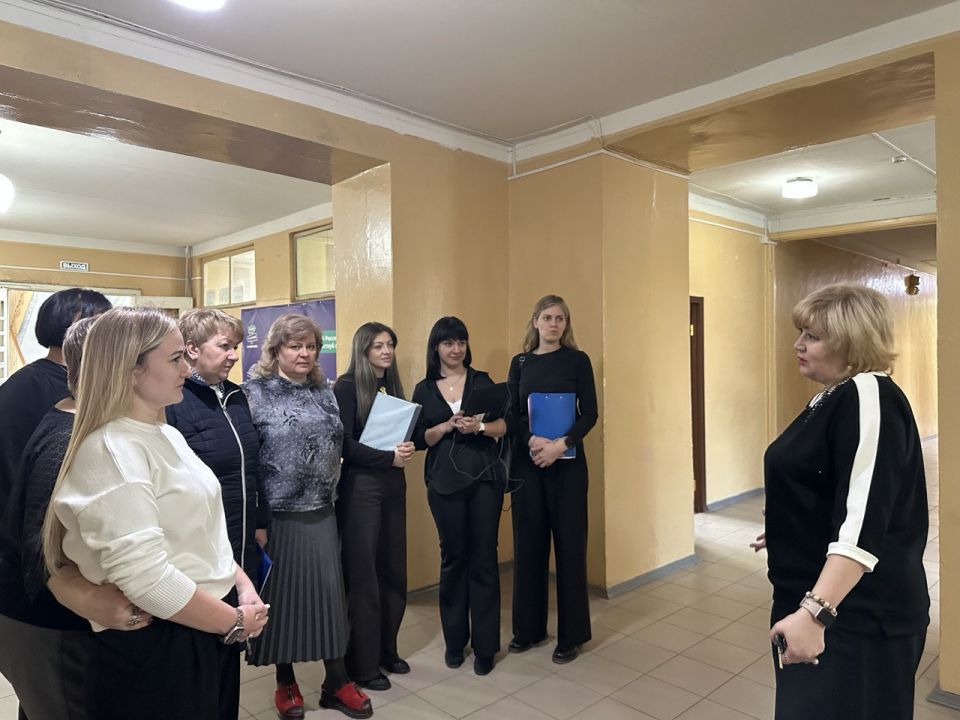 Руководитель Управы Центрально-Городского района Алексей Еськов принял участие в мероприятии в рамках Всероссийского патриотического проекта «Парта Героя», входящего в образовательный партийный проект Единой России -... Руководитель Управы Центрально-Городского района Алексей Еськов принял участие в мероприятии в рамках Всероссийского патриотического проекта «Парта Героя», входящего в образовательный партийный проект Единой России -...