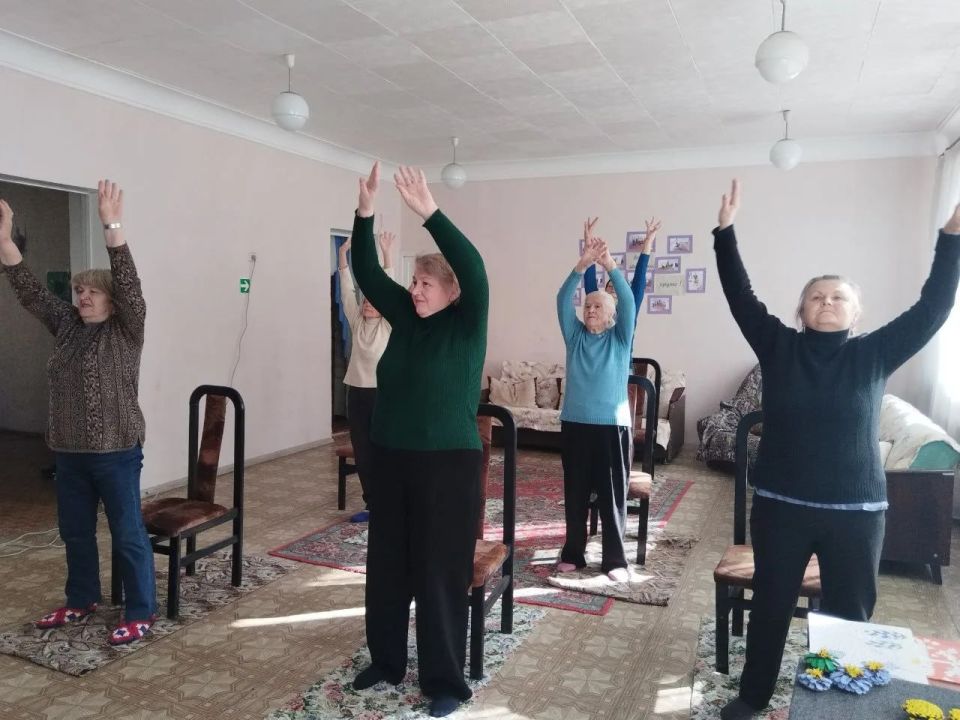 Суставная гимнастика для активного долголетия в Центре соцобслуживания Макеевки Суставная гимнастика для активного долголетия в Центре соцобслуживания Макеевки