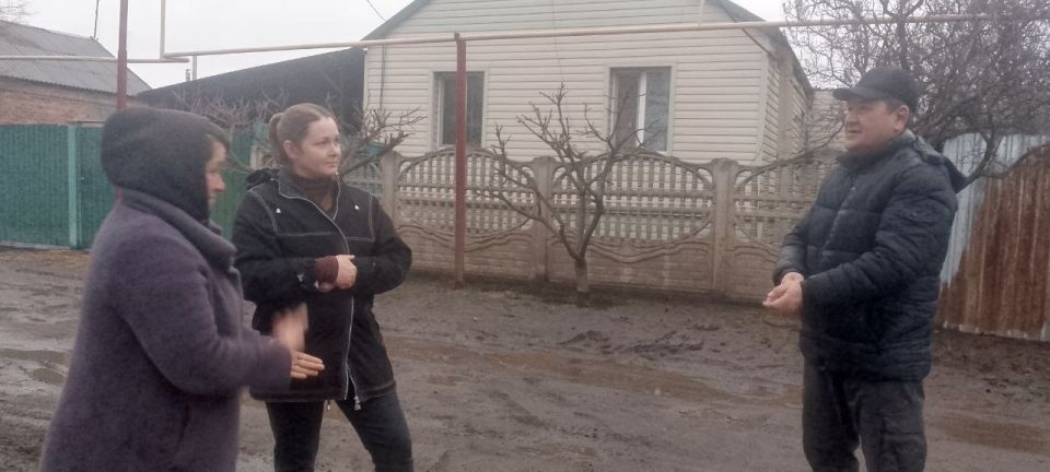 Сегодня заместитель начальника управления по работе с территориальными органами Анна Скубко провела встречу с жителями поселка городского типа Луганское Сегодня заместитель начальника управления по работе с территориальными органами Анна Скубко провела встречу с жителями поселка городского типа Луганское