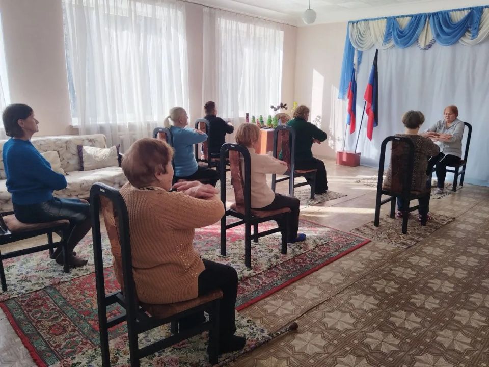 Суставная гимнастика для активного долголетия в Центре соцобслуживания Макеевки Суставная гимнастика для активного долголетия в Центре соцобслуживания Макеевки