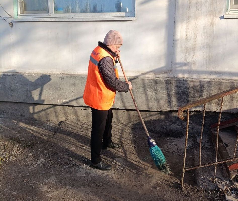 Сегодня, 10 марта, силами Макеевского филиала НКО «Единый региональный фонд по управлению многоквартирными домами на территории Донецкой Народной Республики» проводятся работы по уборке видимого мусора на придомовых... Сегодня, 10 марта, силами Макеевского филиала НКО «Единый региональный фонд по управлению многоквартирными домами на территории Донецкой Народной Республики» проводятся работы по уборке видимого мусора на придомовых...