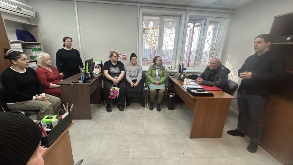 Заместитель главы Администрации Шахтерского муниципального округа встретился с трудовым коллективом Заместитель главы Администрации Шахтерского муниципального округа встретился с трудовым коллективом