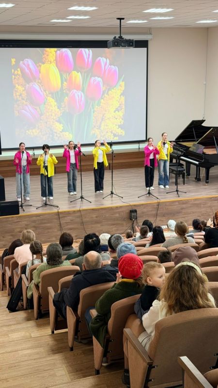 МУЗЫКА ВЕСНЫ. В рамках партийного проекта «Культура малой Родины» в стенах ДШИ «Симфония Приморья» прозвучали первые весенние аккорды — состоялся праздничный концерт, посвященный Международному женскому дню МУЗЫКА ВЕСНЫ. В рамках партийного проекта «Культура малой Родины» в стенах ДШИ «Симфония Приморья» прозвучали первые весенние аккорды — состоялся праздничный концерт, посвященный Международному женскому дню