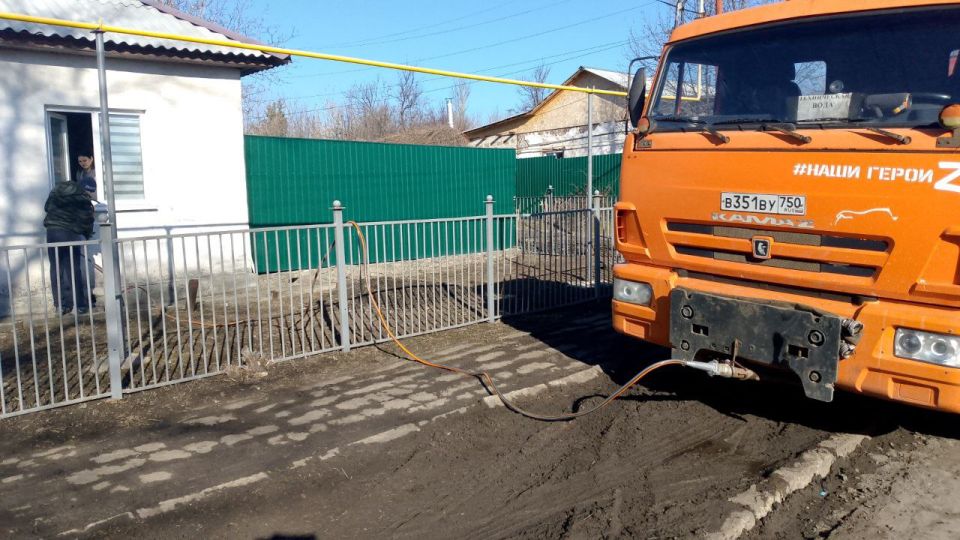 Сегодня, 11 марта, в Кировском внутригородском районе, согласно поступившим заявкам, был организован подвоз воды для жителей домов, в которые в установленный графиком день не поступила вода Сегодня, 11 марта, в Кировском внутригородском районе, согласно поступившим заявкам, был организован подвоз воды для жителей домов, в которые в установленный графиком день не поступила вода