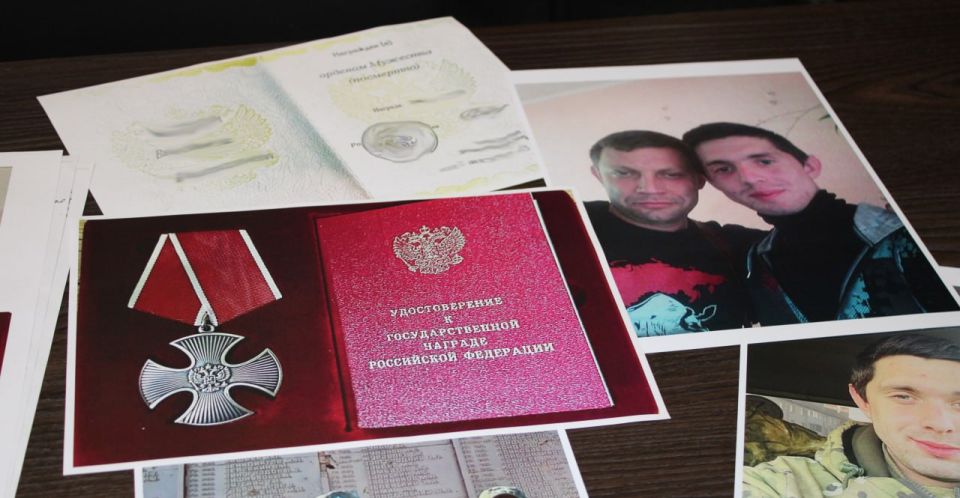 Александр Петрикин: В преддверии дня архивов в администрации округа состоялась передача личных вещей, фотографий военнослужащих в архивный сектор администрации Александр Петрикин: В преддверии дня архивов в администрации округа состоялась передача личных вещей, фотографий военнослужащих в архивный сектор администрации