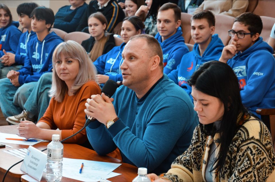 В Торезе прошёл муниципальный этап «Лиги Ораторов» В Торезе прошёл муниципальный этап «Лиги Ораторов»