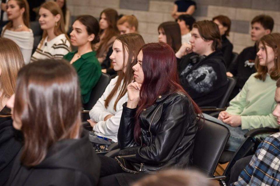 В молодежном центре «30/09» состоялась встреча общественного деятеля и скрипача Петра Лундстрема с представителями студенческого сообщества В молодежном центре «30/09» состоялась встреча общественного деятеля и скрипача Петра Лундстрема с представителями студенческого сообщества