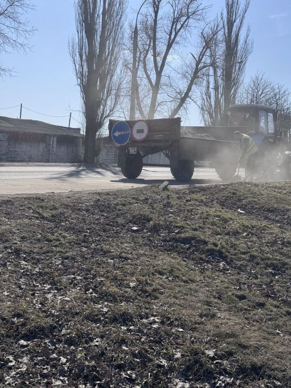 На 11.03.2026 г. работниками МУП "ЭКОС" выполнены следующие виды работ: Замена банера вблизи здания администрации На 11.03.2026 г. работниками МУП "ЭКОС" выполнены следующие виды работ: Замена банера вблизи здания администрации