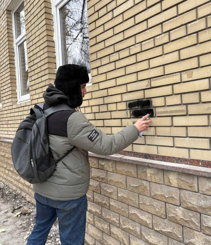 В Донецке силами полиции и активистов проведена масштабная акция по ликвидации рекламы наркотиков, сообщили в МВД по ДНР В Донецке силами полиции и активистов проведена масштабная акция по ликвидации рекламы наркотиков, сообщили в МВД по ДНР