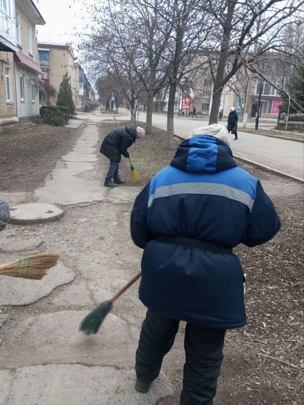 Коммунальные службы Старобешево округа подводит итоги масштабных уборочных работ за прошедшую неделю Коммунальные службы Старобешево округа подводит итоги масштабных уборочных работ за прошедшую неделю