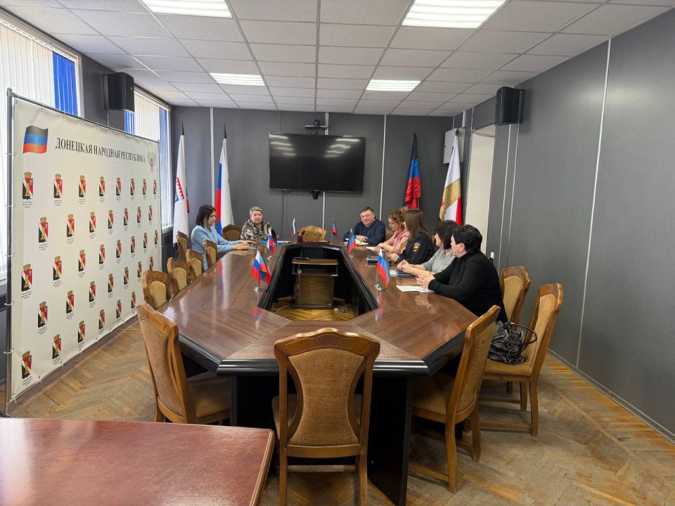 Рабочая встреча по вопросам реализации социального контракта Рабочая встреча по вопросам реализации социального контракта