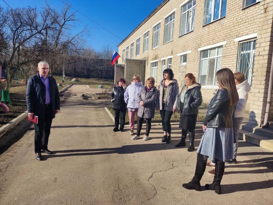 Сегодня, 11 марта, провёл встречу с трудовым коллективом ГБДОУ «Детский сад № 315 г. о. Донецк» в г. Моспино Сегодня, 11 марта, провёл встречу с трудовым коллективом ГБДОУ «Детский сад № 315 г. о. Донецк» в г. Моспино