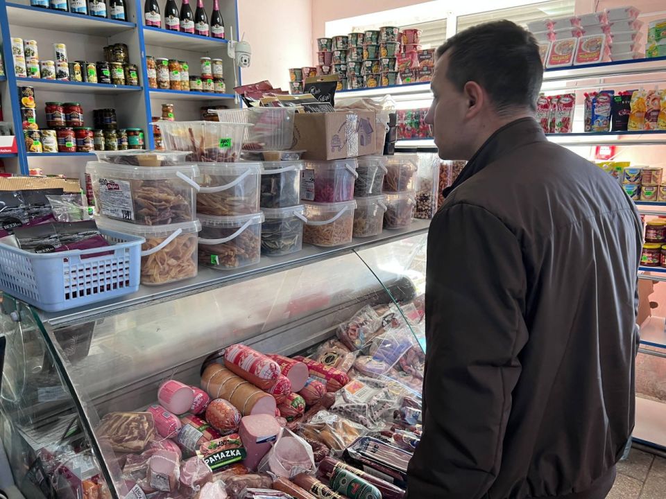 В рамках партийного проекта «Предпринимательство» политической партии «Единая Россия» представителями «Народного контроля» совместно с сотрудниками администрации Волновахского муниципального округа была проведена рабочая... В рамках партийного проекта «Предпринимательство» политической партии «Единая Россия» представителями «Народного контроля» совместно с сотрудниками администрации Волновахского муниципального округа была проведена рабочая...