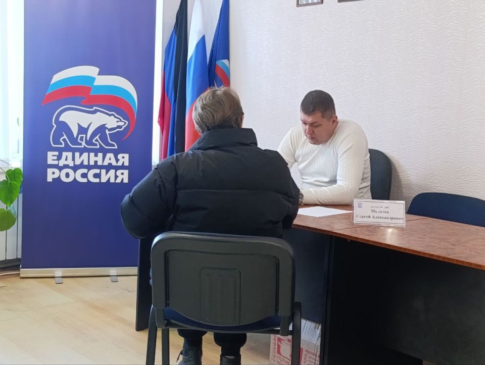 Депутат Народного Совета Сергей Михалев встретился с жителями Ждановки Депутат Народного Совета Сергей Михалев встретился с жителями Ждановки
