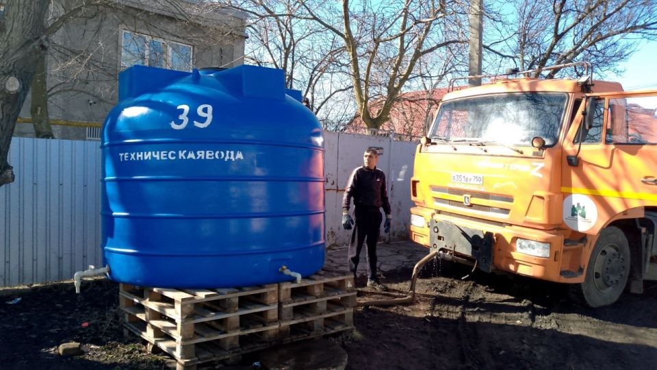 Сегодня, 11 марта, в Кировском внутригородском районе, согласно поступившим заявкам, был организован подвоз воды для жителей домов, в которые в установленный графиком день не поступила вода Сегодня, 11 марта, в Кировском внутригородском районе, согласно поступившим заявкам, был организован подвоз воды для жителей домов, в которые в установленный графиком день не поступила вода