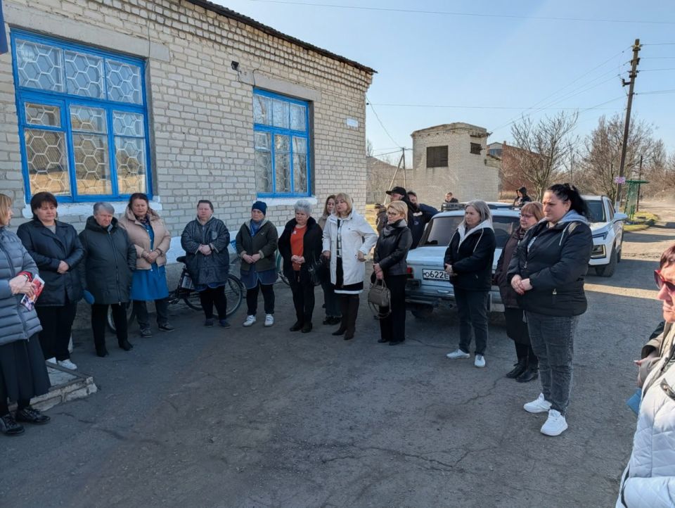 Заместитель главы Администрации Старобешевского муниципального округа Вера Немилостивая провела встречу с гражданами села Петровское Заместитель главы Администрации Старобешевского муниципального округа Вера Немилостивая провела встречу с гражданами села Петровское