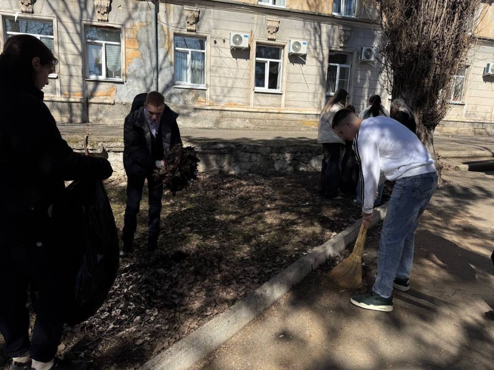 Хранители памяти. Первые школы №4 провели акцию по благоустройству мемориалов и памятных знаков в честь ликвидаторов аварии на ЧАЭС Хранители памяти. Первые школы №4 провели акцию по благоустройству мемориалов и памятных знаков в честь ликвидаторов аварии на ЧАЭС