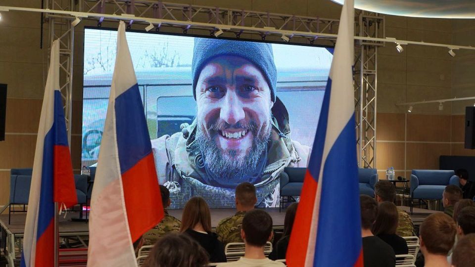 Подвиг во имя Отечества. 11 марта в День освобождения города Волноваха в Доме молодёжи прошёл комплекс памятных мероприятий, в котором приняли участие школьники образовательных учреждений города Подвиг во имя Отечества. 11 марта в День освобождения города Волноваха в Доме молодёжи прошёл комплекс памятных мероприятий, в котором приняли участие школьники образовательных учреждений города