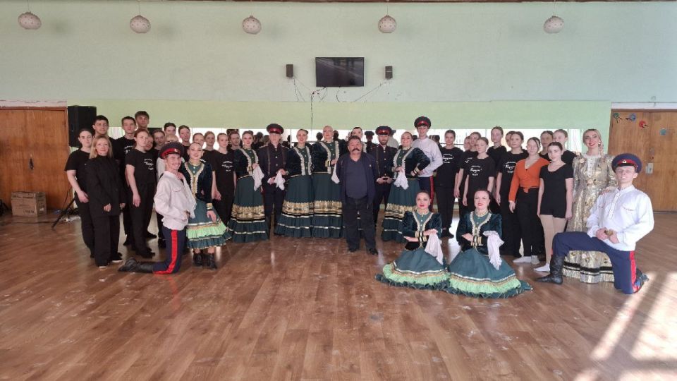 Продолжается культурно-образовательный проект «Поем и танцуем с «Околицей»