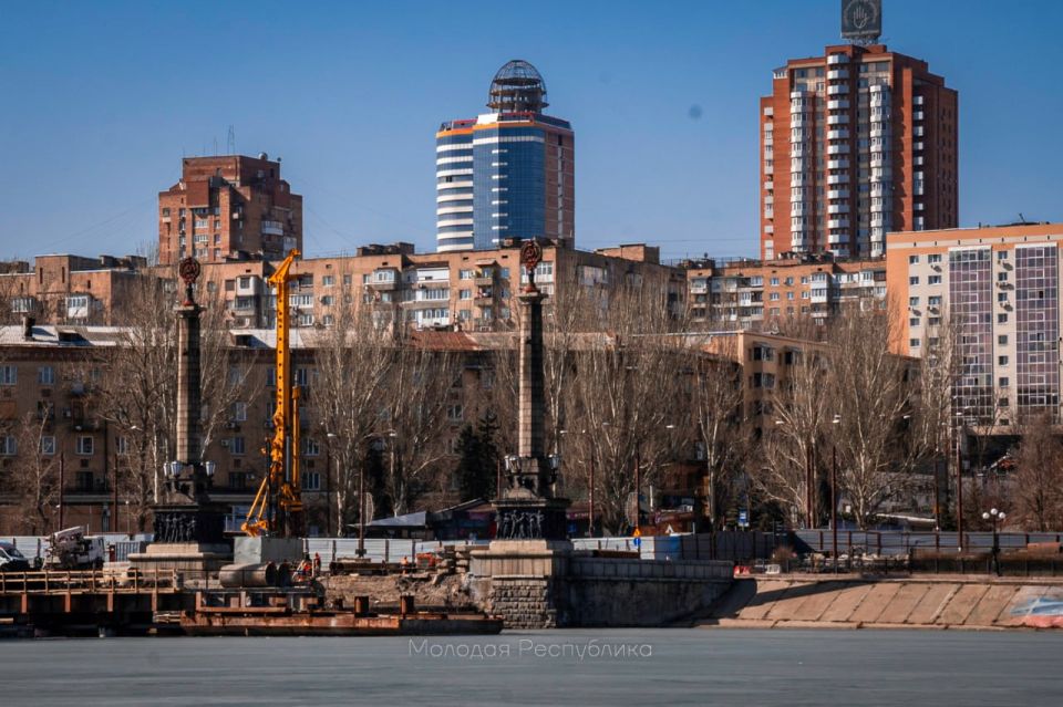 Мост на проспекте Ильича восстанавливается Мост на проспекте Ильича восстанавливается