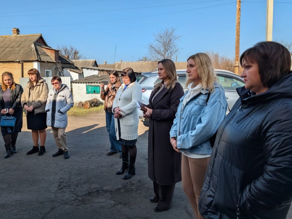 Заместитель главы Администрации Старобешевского муниципального округа Вера Немилостивая провела встречу с гражданами села Петровское Заместитель главы Администрации Старобешевского муниципального округа Вера Немилостивая провела встречу с гражданами села Петровское