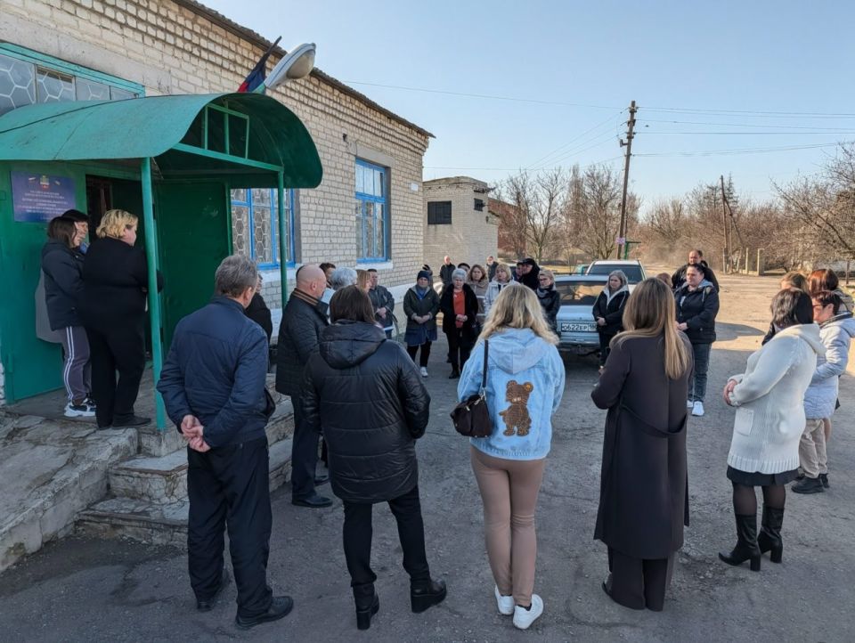 Заместитель главы Администрации Старобешевского муниципального округа Вера Немилостивая провела встречу с гражданами села Петровское Заместитель главы Администрации Старобешевского муниципального округа Вера Немилостивая провела встречу с гражданами села Петровское