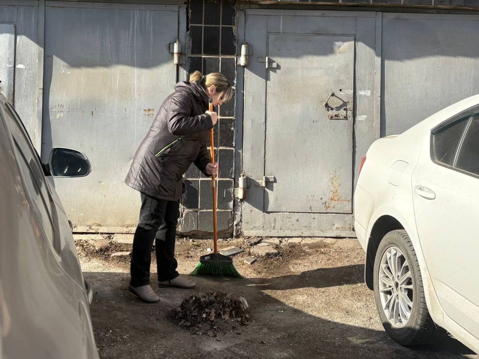Акция «Чистый четверг» в Ленинском районе города Донецка! Акция «Чистый четверг» в Ленинском районе города Донецка!