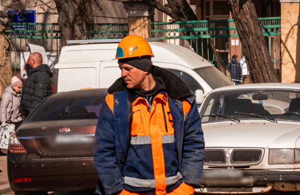 Мост на проспекте Ильича восстанавливается Мост на проспекте Ильича восстанавливается