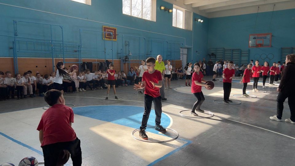 В период с 4 по 5 марта в Макеевке прошел районный этап спартакиады «Веселые старты» среди учащихся 1-4 классов В период с 4 по 5 марта в Макеевке прошел районный этап спартакиады «Веселые старты» среди учащихся 1-4 классов