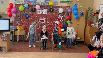 �������� 8 ����� � 1-� ������ ���� "����� � 1 �.�. ��������" ���������� ����������� ������� � �������� "���������", ������������� ��� ��������� 90-� �����