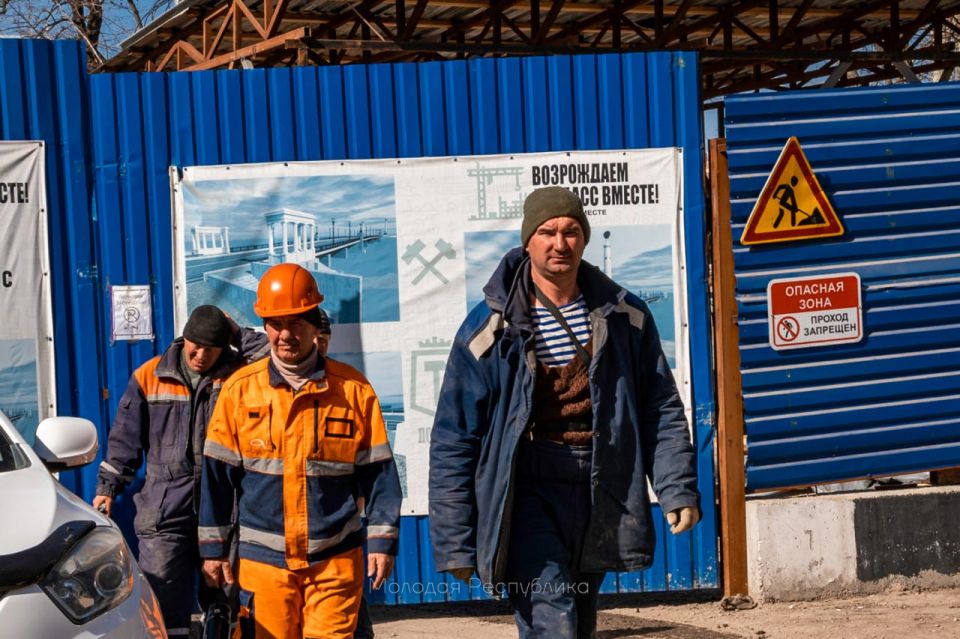 Мост на проспекте Ильича восстанавливается Мост на проспекте Ильича восстанавливается