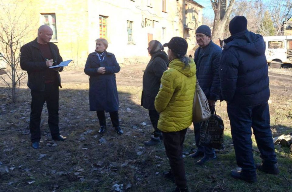 В здании ГБОУ «Средняя школа № 103 городского округа Макеевка», расположенного по адресу: г. Макеевка, ул. Кирова, 2 состоялся выездной прием граждан, который провела заместитель главы Администрации городского округа... В здании ГБОУ «Средняя школа № 103 городского округа Макеевка», расположенного по адресу: г. Макеевка, ул. Кирова, 2 состоялся выездной прием граждан, который провела заместитель главы Администрации городского округа...