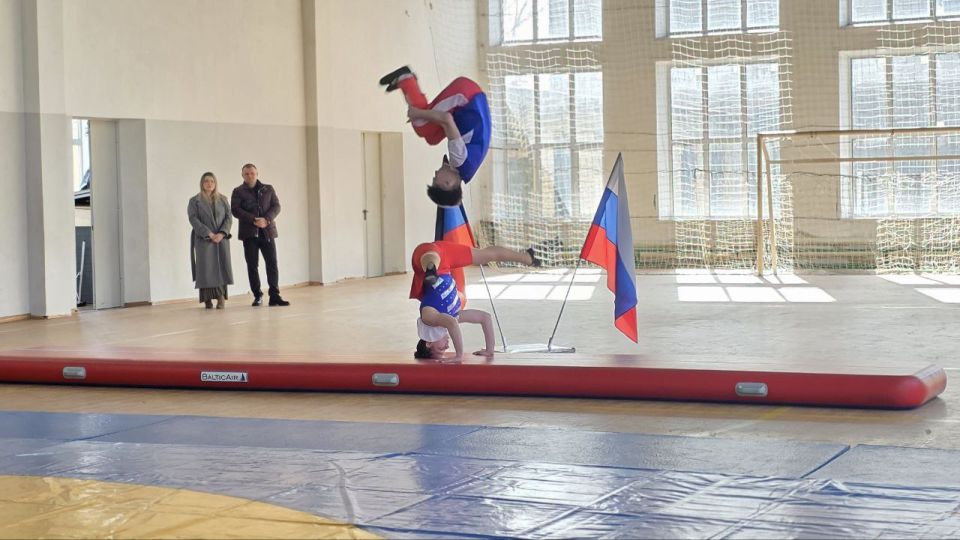 12 марта 2026 года в рамках партийного проекта «Выбор сильных» в МБУ ДО «СШ № 2 г.о. Торез» прошел Региональный этап Всероссийских соревнований по самбо среди команд общеобразовательных организаций Донецкой Народной... 12 марта 2026 года в рамках партийного проекта «Выбор сильных» в МБУ ДО «СШ № 2 г.о. Торез» прошел Региональный этап Всероссийских соревнований по самбо среди команд общеобразовательных организаций Донецкой Народной...