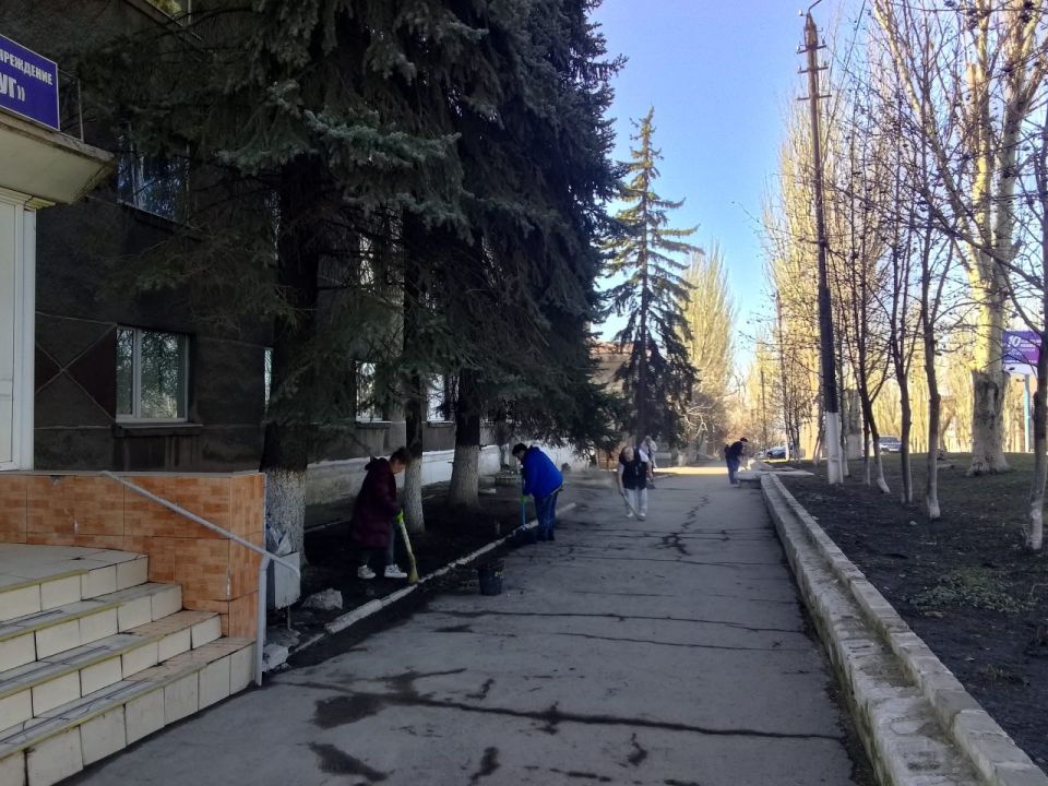 Студенты и сотрудники средних специальных учебных заведений приняли участие в санитарном дне Студенты и сотрудники средних специальных учебных заведений приняли участие в санитарном дне