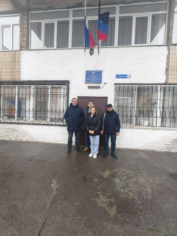 Ленинградские врачи приняли более 3,5 тысяч пациентов в Енакиево Ленинградские врачи приняли более 3,5 тысяч пациентов в Енакиево