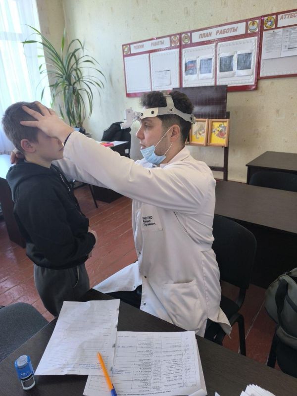Ленинградские врачи приняли более 3,5 тысяч пациентов в Енакиево Ленинградские врачи приняли более 3,5 тысяч пациентов в Енакиево