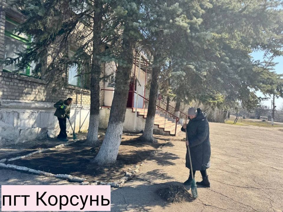 Управление по обеспечению деятельности территорий приняло участие в общегородском субботнике Управление по обеспечению деятельности территорий приняло участие в общегородском субботнике