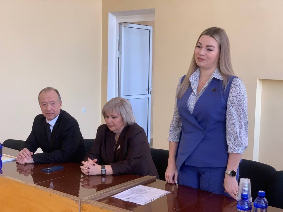 В Горловке поздравили сотрудников коммунальных службы с профессиональным праздником В Горловке поздравили сотрудников коммунальных службы с профессиональным праздником