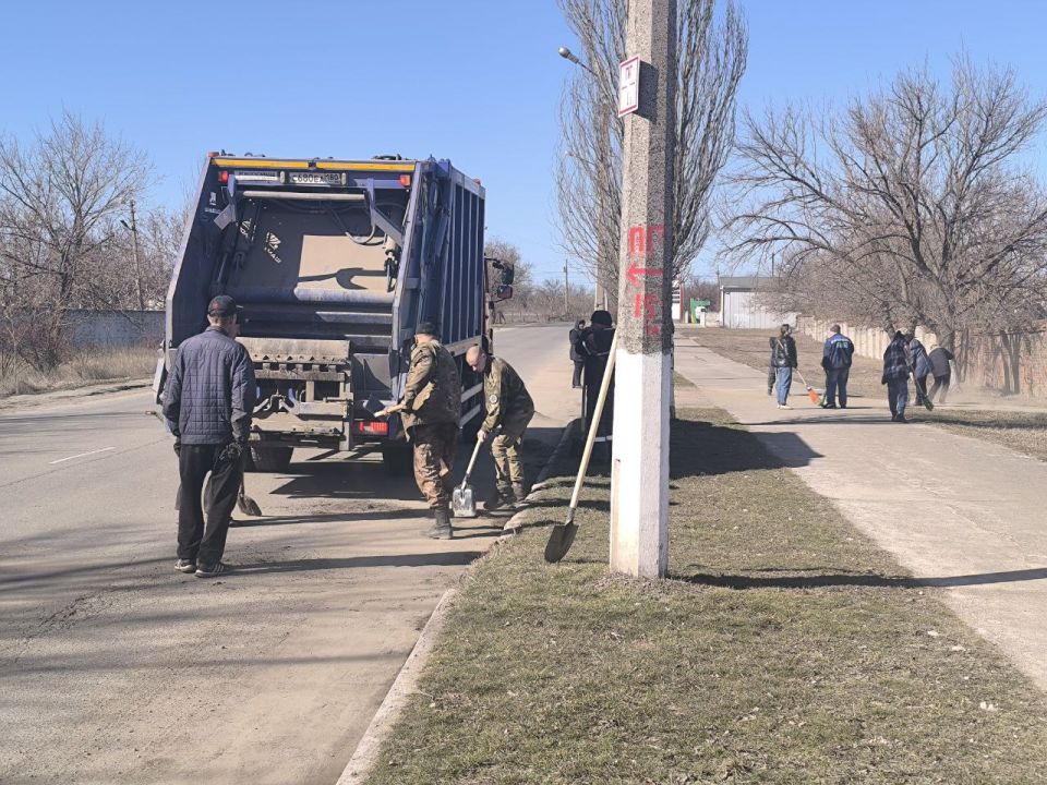 Сотрудники ГУП ДНР "Донснабкомплект" приняли участие в санитарном дне Сотрудники ГУП ДНР "Донснабкомплект" приняли участие в санитарном дне