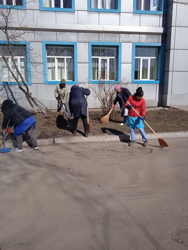 Игорь Мартынов: Работники учреждений здравоохранения городского округа Енакиево приняли участие в санитарном дне Игорь Мартынов: Работники учреждений здравоохранения городского округа Енакиево приняли участие в санитарном дне