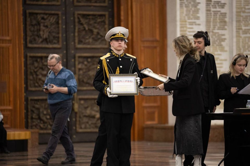 На Адмиральском приёме в Москве вице-премьер Ольга Макеева по поручению Главы ДНР вручила награды большим друзьям Донбасса На Адмиральском приёме в Москве вице-премьер Ольга Макеева по поручению Главы ДНР вручила награды большим друзьям Донбасса