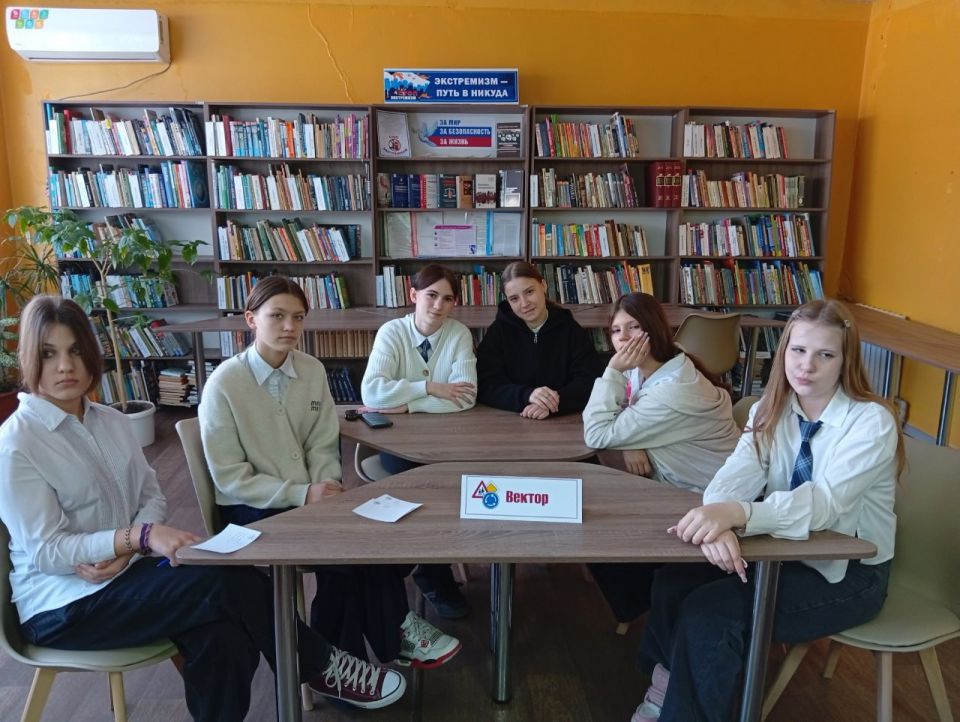 В библиотеке Кировского прошла интеллектуальная игра «Безопасный перекресток» В библиотеке Кировского прошла интеллектуальная игра «Безопасный перекресток»